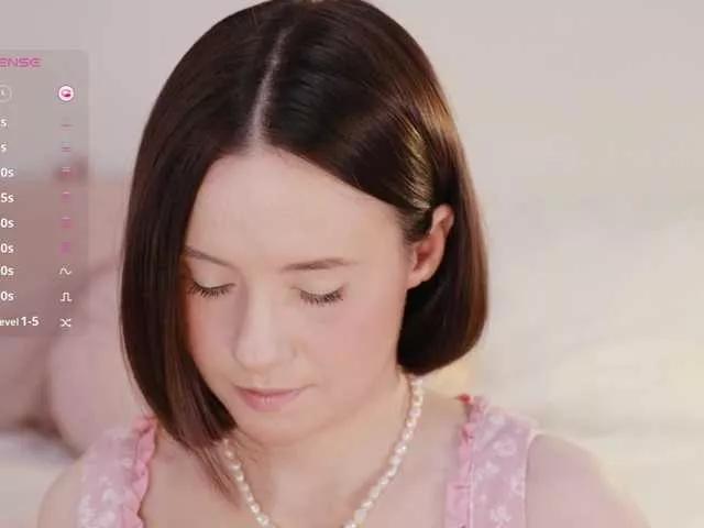 Freechat -FemaleEssence- on BongaCams