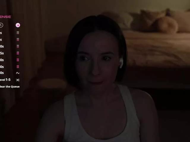 Freechat -FemaleEssence- on BongaCams