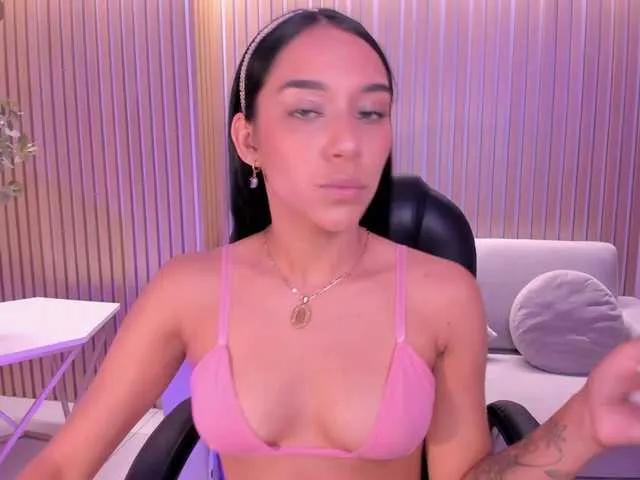 AmaliaCruss on BongaCams 