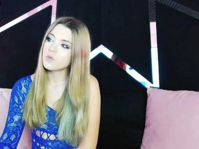 Offline Breezelle on BongaCams