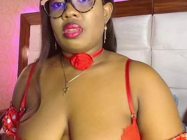 Freechat CaseyMoons on BongaCams