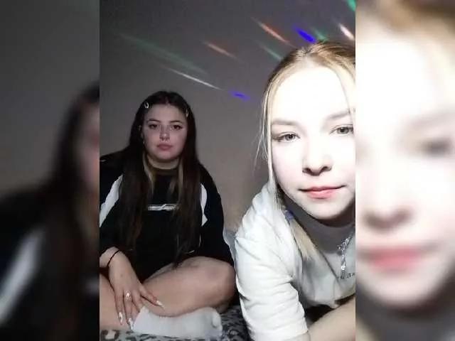 Freechat cutesmiles on BongaCams