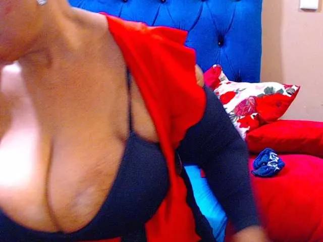 Ebonycandy10 on BongaCams