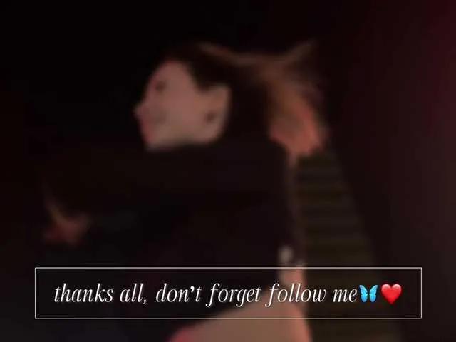 Freechat emely1benz on BongaCams