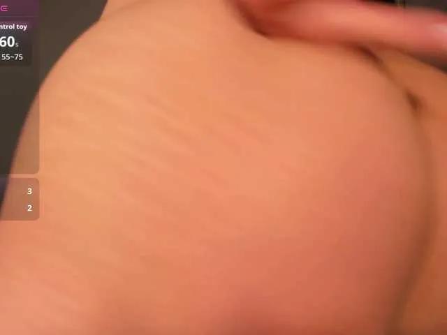 EmilyJohnson1's avatar