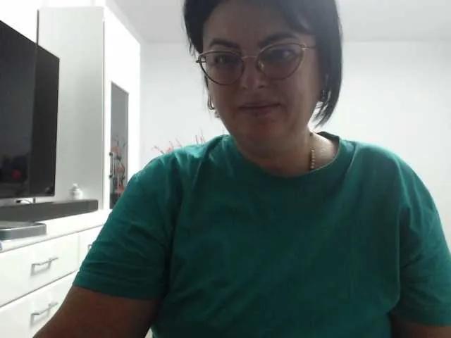 Offline Emyllywhite on BongaCams