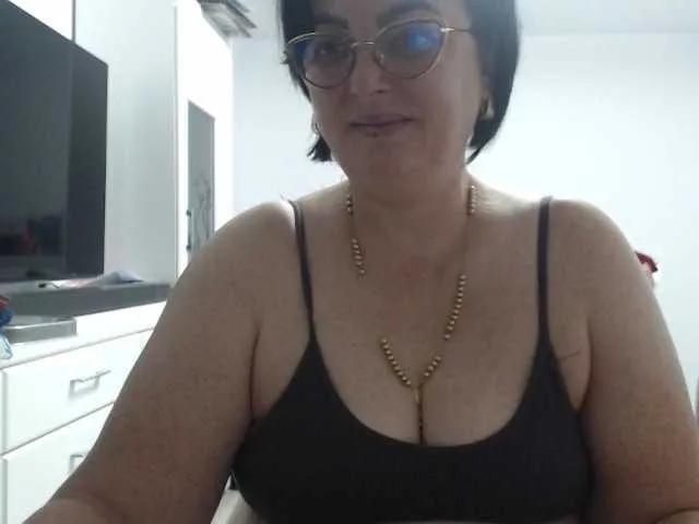 Offline Emyllywhite on BongaCams