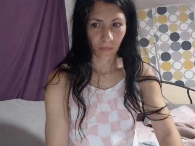 Offline evacrisxxxx on BongaCams