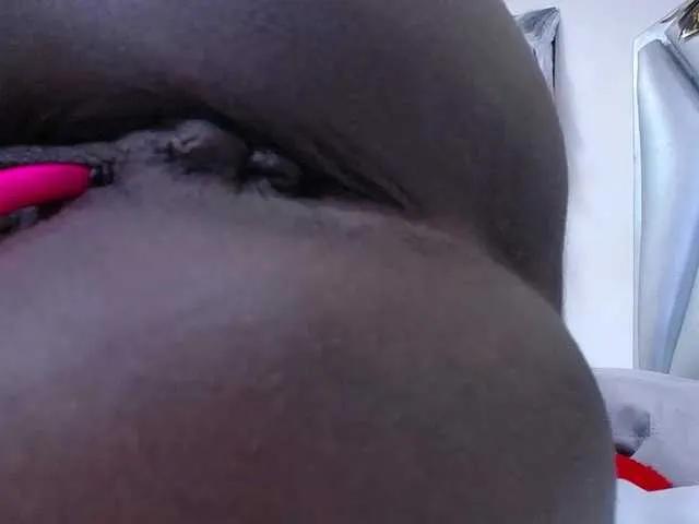 Freechat goldenn-ass on BongaCams