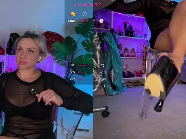 Offline HomePussy1 on BongaCams