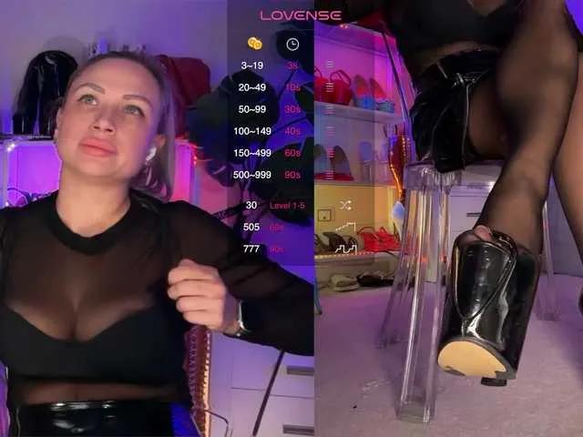 Offline HomePussy1 on BongaCams