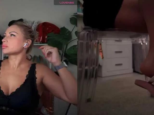 Offline HomePussy1 on BongaCams