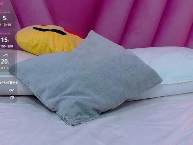 Offline horny18girl on BongaCams