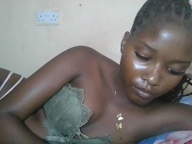 Freechat Hornyqueen4 on BongaCams