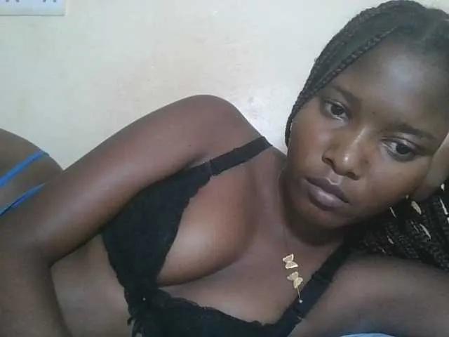 Freechat Hornyqueen4 on BongaCams