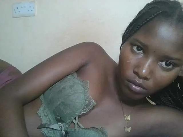 Freechat Hornyqueen4 on BongaCams