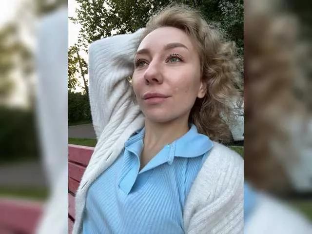 Offline Janchi- on BongaCams