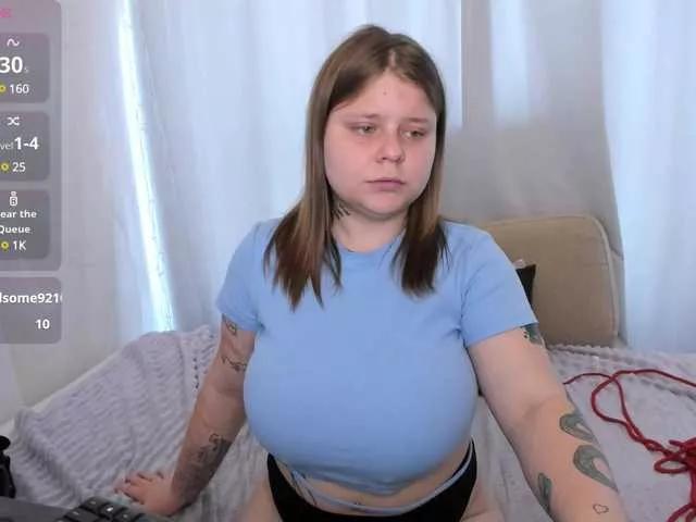 Offline Lisabright on BongaCams