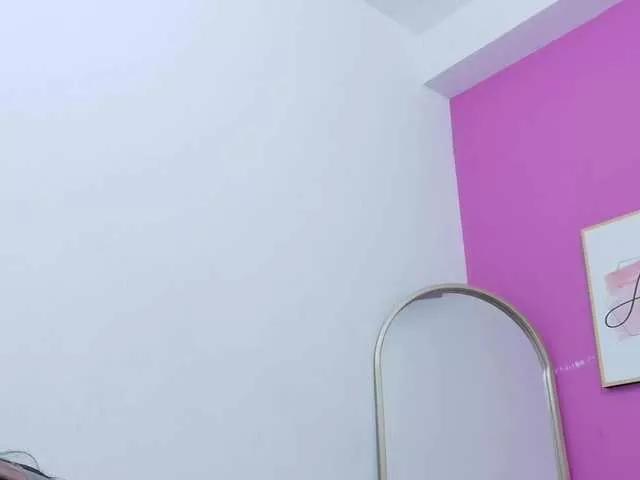 Freechat littleeemiily on BongaCams