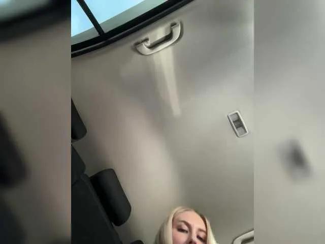 Freechat Lovensesgirl on BongaCams