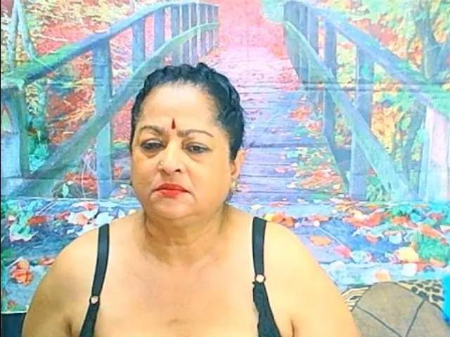 Offline matureindian on BongaCams