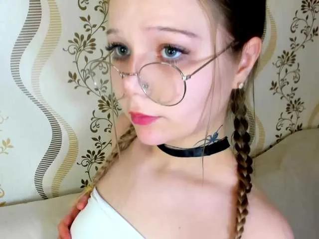 MelMooon on BongaCams 