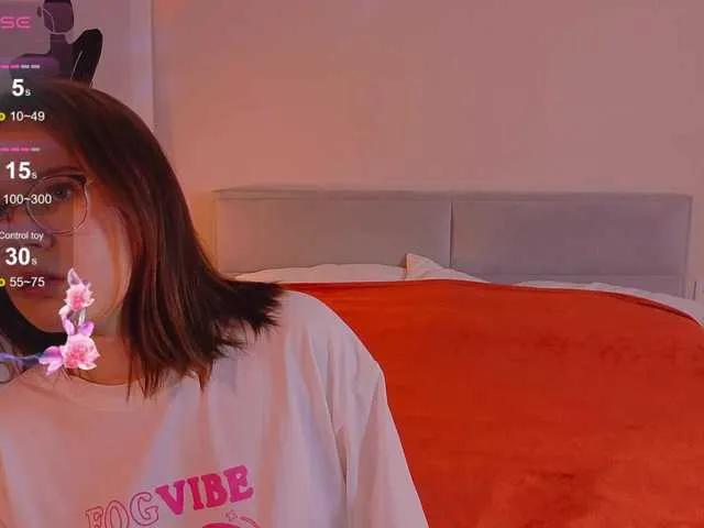 Offline MiaLuw on BongaCams