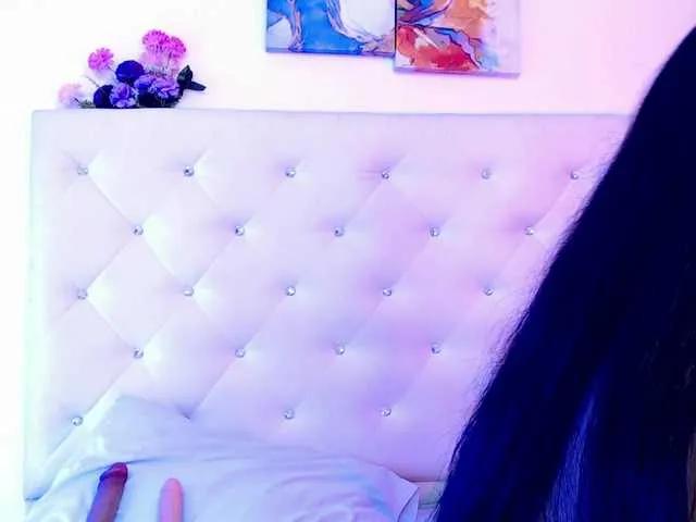 mollycurvyhot on BongaCams 