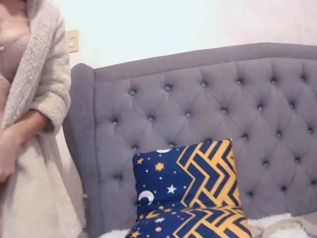 Offline pornadrianna on BongaCams