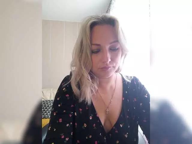 Offline Tanysha-1 on BongaCams