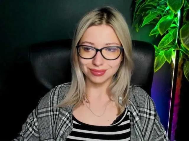 xxHeidiLove on BongaCams 