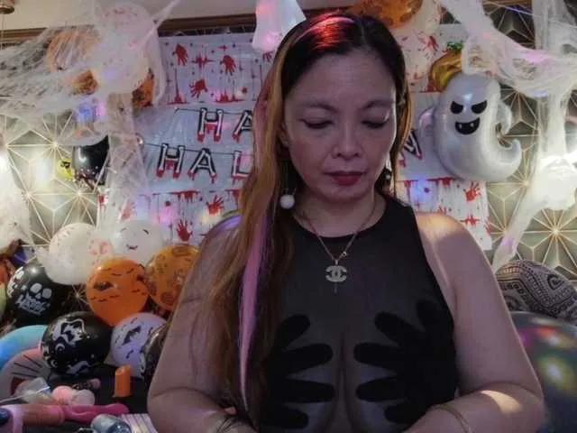 Offline YummyMeily on BongaCams