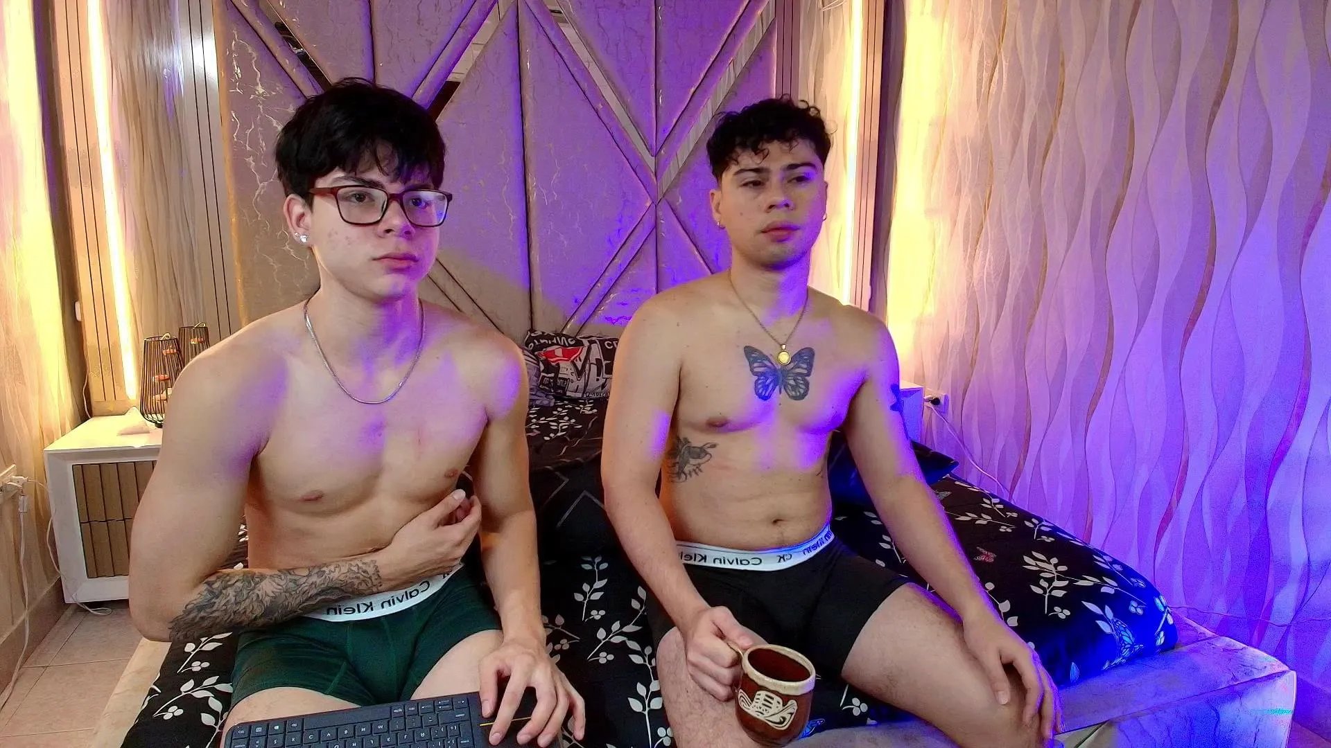 Offline Angel_boyy2 on Cam4