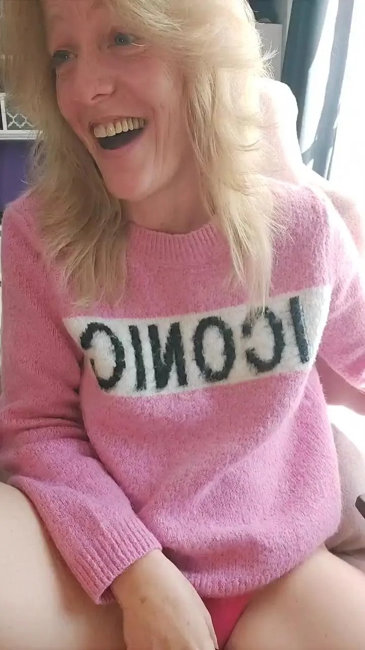 Offline BlueEye_Girl on Cam4