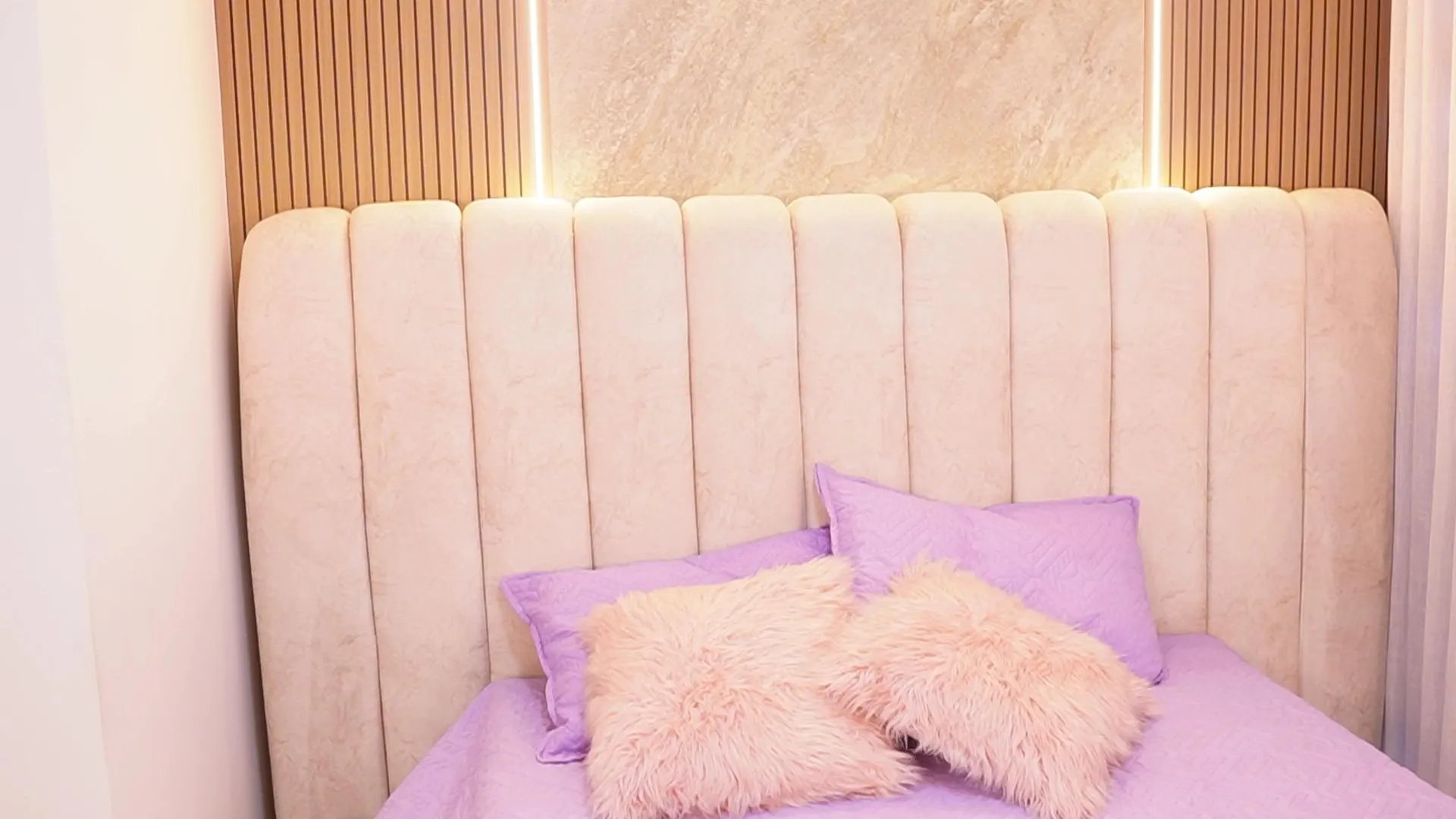 emyli_sw —  #bigass #feet #anal #pussy #ass