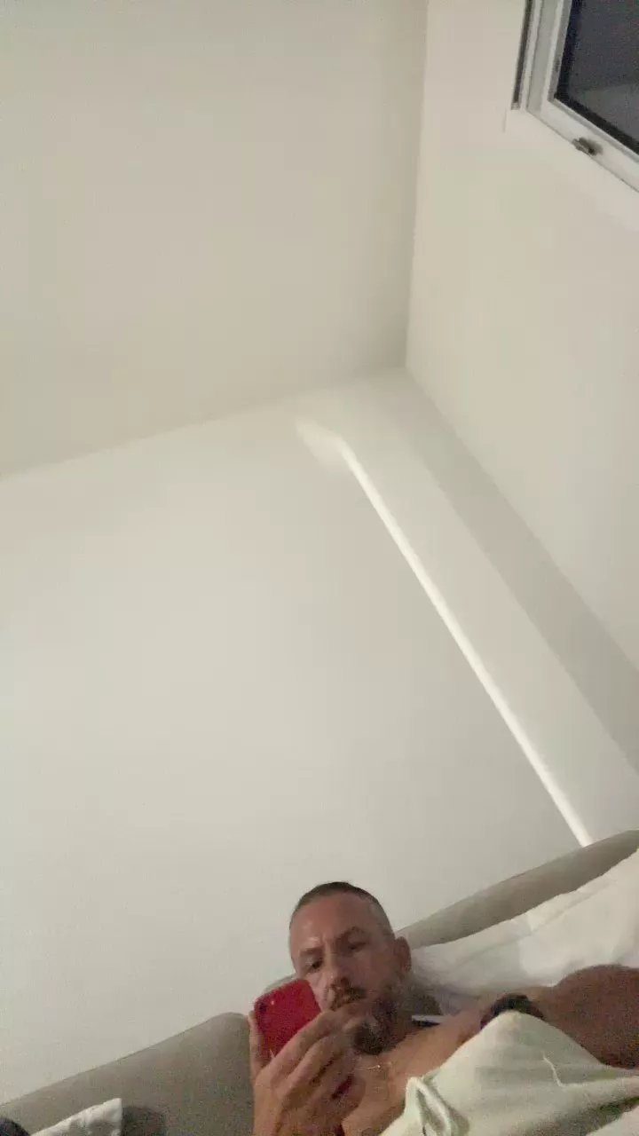 Offline solo351 on Cam4