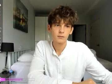 aiko_miracle — t-shirt off [382 tokens remaining]