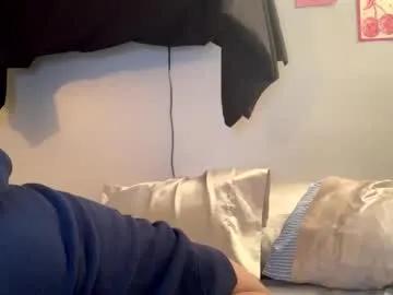 aliciacolette123 — Cum & help me take my hoodie off  #tease #couple #deepthroat #ass #pussy [1329 tokens remaining]