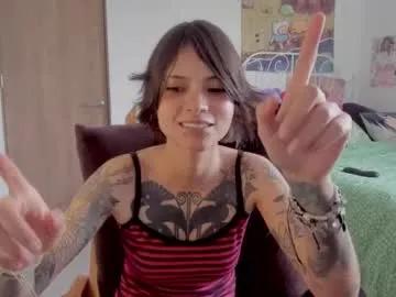 Freechat alone_together_ on Chaturbate