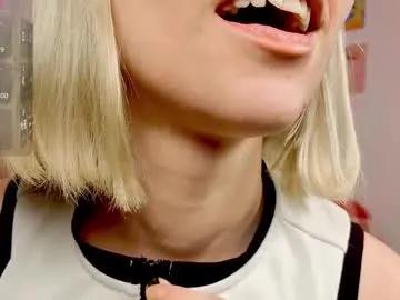 Freechat annietinky on Chaturbate