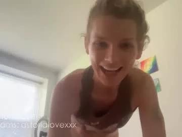 astorialove on Chaturbate