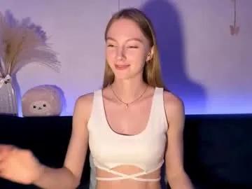 Freechat autumnroginson on Chaturbate