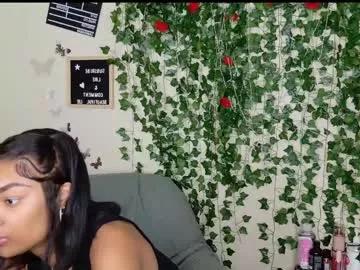 Freechat butterflybootyy on Chaturbate