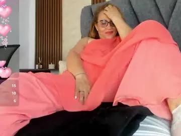 Freechat cailinmilf on Chaturbate