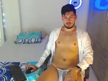 Freechat crazyybull on Chaturbate