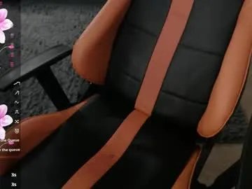 crystalyss on Chaturbate