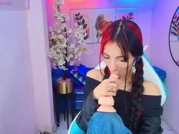 Freechat dafne_huges on Chaturbate
