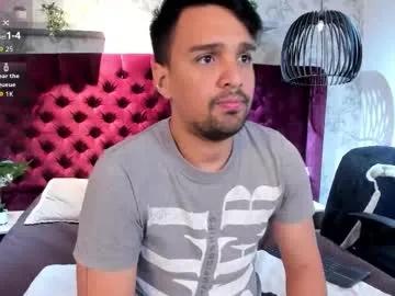 Freechat edward_maxx on Chaturbate