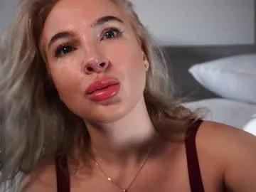 Freechat eseniyalove on Chaturbate