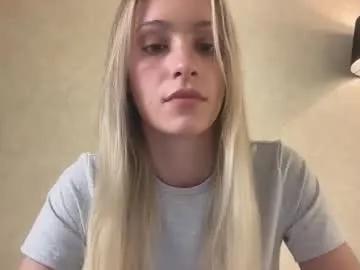 Freechat fflloowweerr on Chaturbate